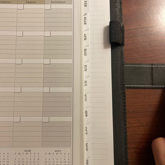 AT-A-GLANCE Undated Faux Leather Fashion Starter Set, 7 Ring, Black, Desk Size - Picture 5 of 14